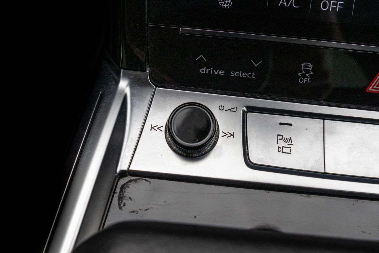 2021 AUDI E-TRON 2021 AUDI E-TRON