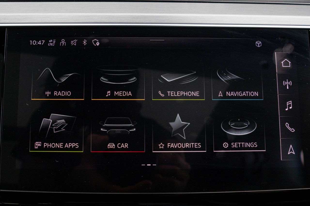 2021 AUDI E-TRON 2021 AUDI E-TRON