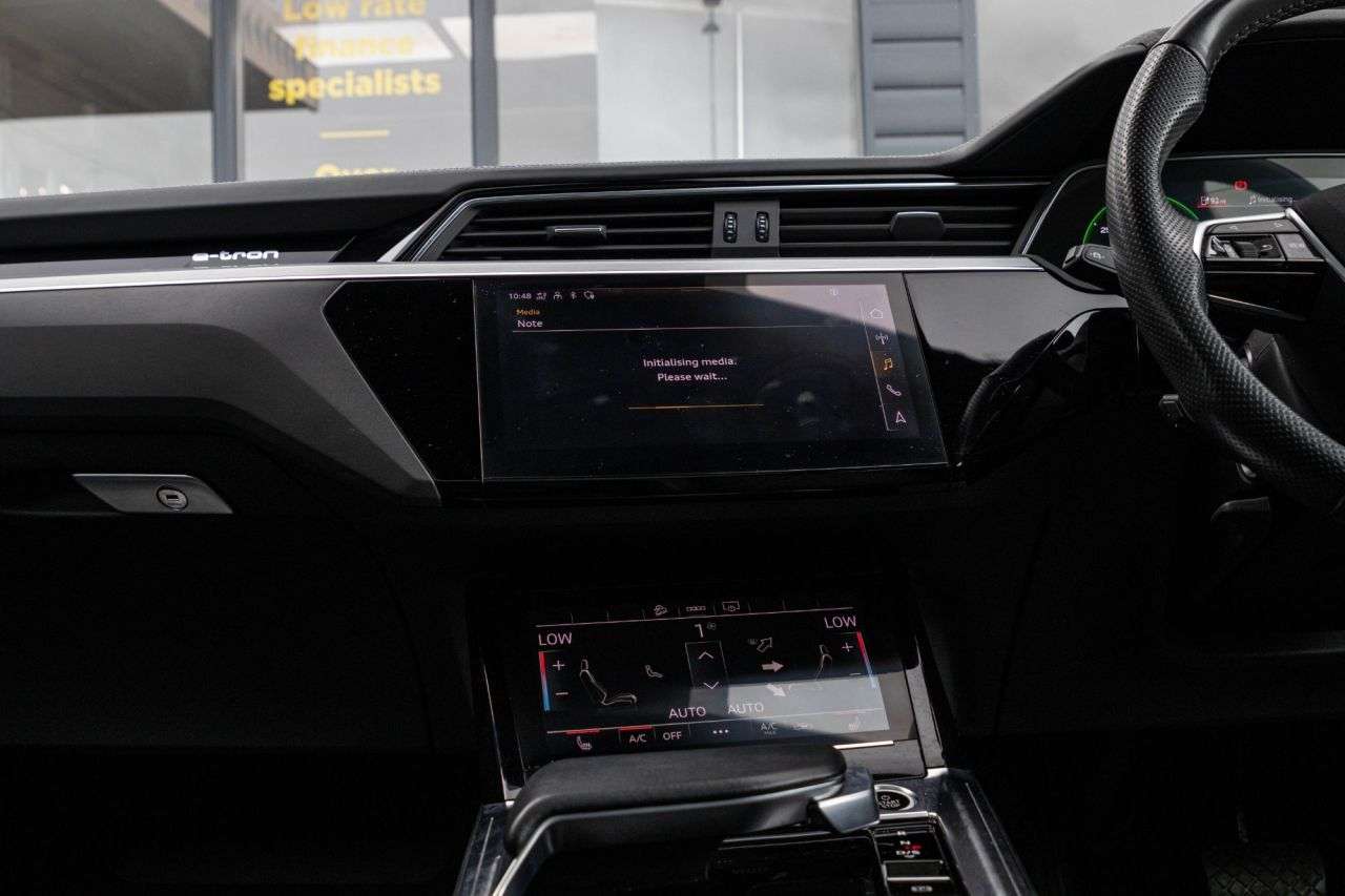 2021 AUDI E-TRON 2021 AUDI E-TRON