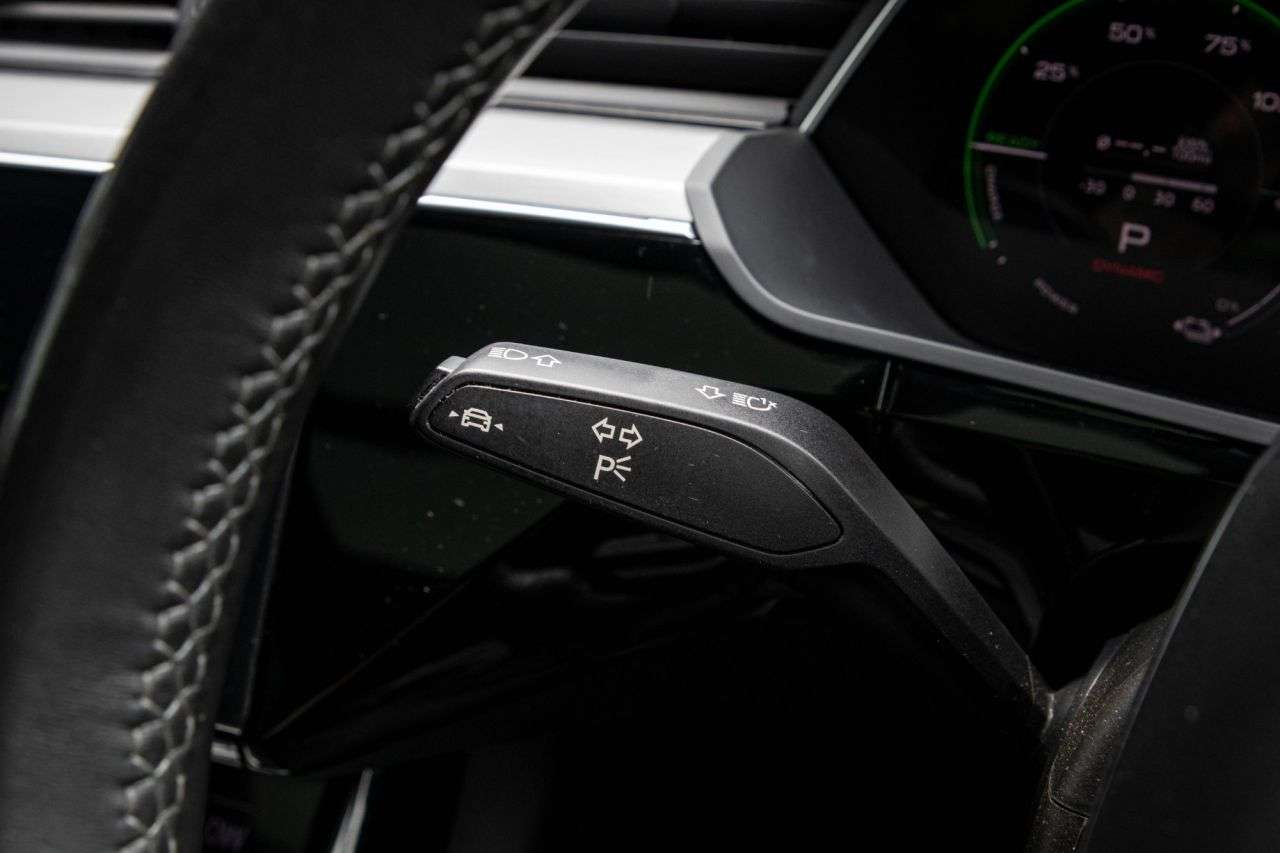2021 AUDI E-TRON 2021 AUDI E-TRON