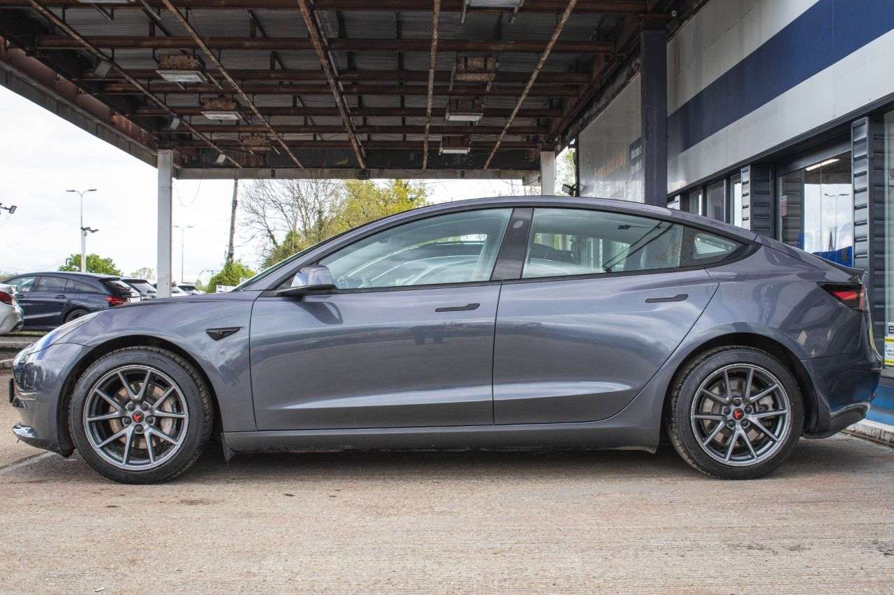 A 2022 TESLA MODEL 3 (Dual Motor) Long Range Saloon 4dr Electric Auto 4WDE (346 ps) LONG RANGE A A 2022 TESLA MODEL 3 (Dual Motor) Long Range Saloon 4dr Electric Auto 4WDE (346 ps) LONG RANGE A