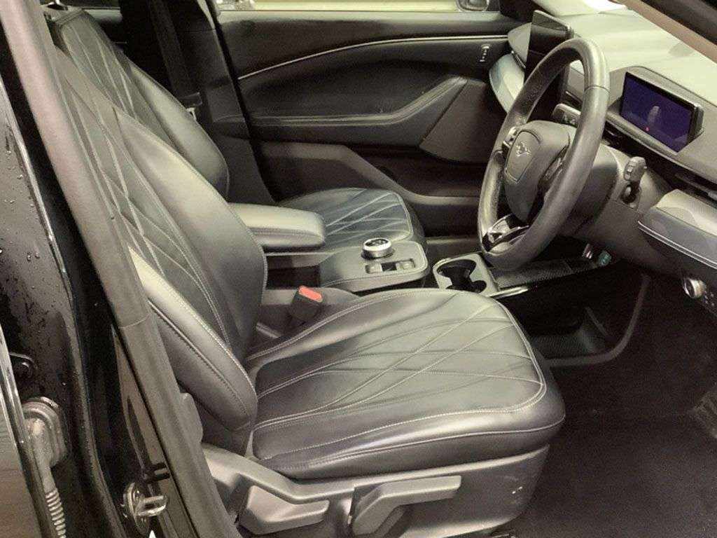 A 2021 FORD MUSTANG MACH-E Standard Range 70kWh SUV 5dr Electric Automatic (269 ps) LEATHER TRIM | PAR A 2021 FORD MUSTANG MACH-E Standard Range 70kWh SUV 5dr Electric Automatic (269 ps) LEATHER TRIM | PAR