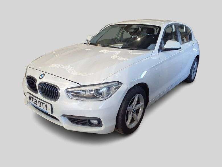 A 2019 BMW 1 SERIES 1.5 116d SE Business Hatchback 5dr Diesel Auto Euro 6 (s/s) (116 ps) A 2019 BMW 1 SERIES 1.5 116d SE Business Hatchback 5dr Diesel Auto Euro 6 (s/s) (116 ps)