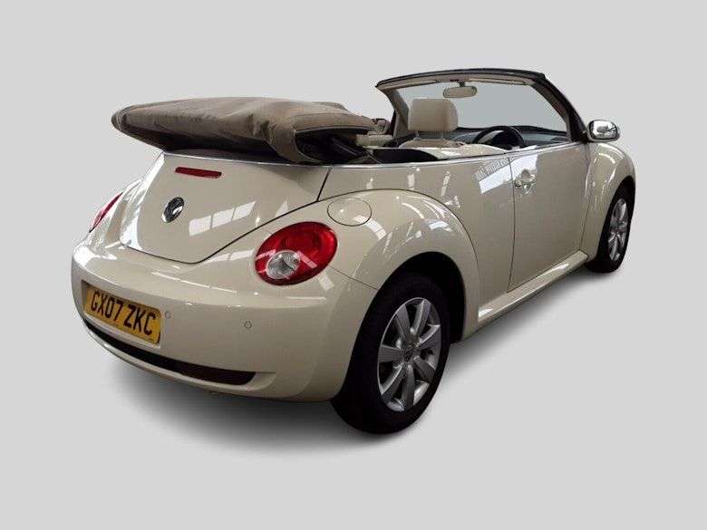 A 2007 VOLKSWAGEN BEETLE 2.0 S Cabriolet 2dr Petrol Auto Euro 4 (115 ps) A 2007 VOLKSWAGEN BEETLE 2.0 S Cabriolet 2dr Petrol Auto Euro 4 (115 ps)