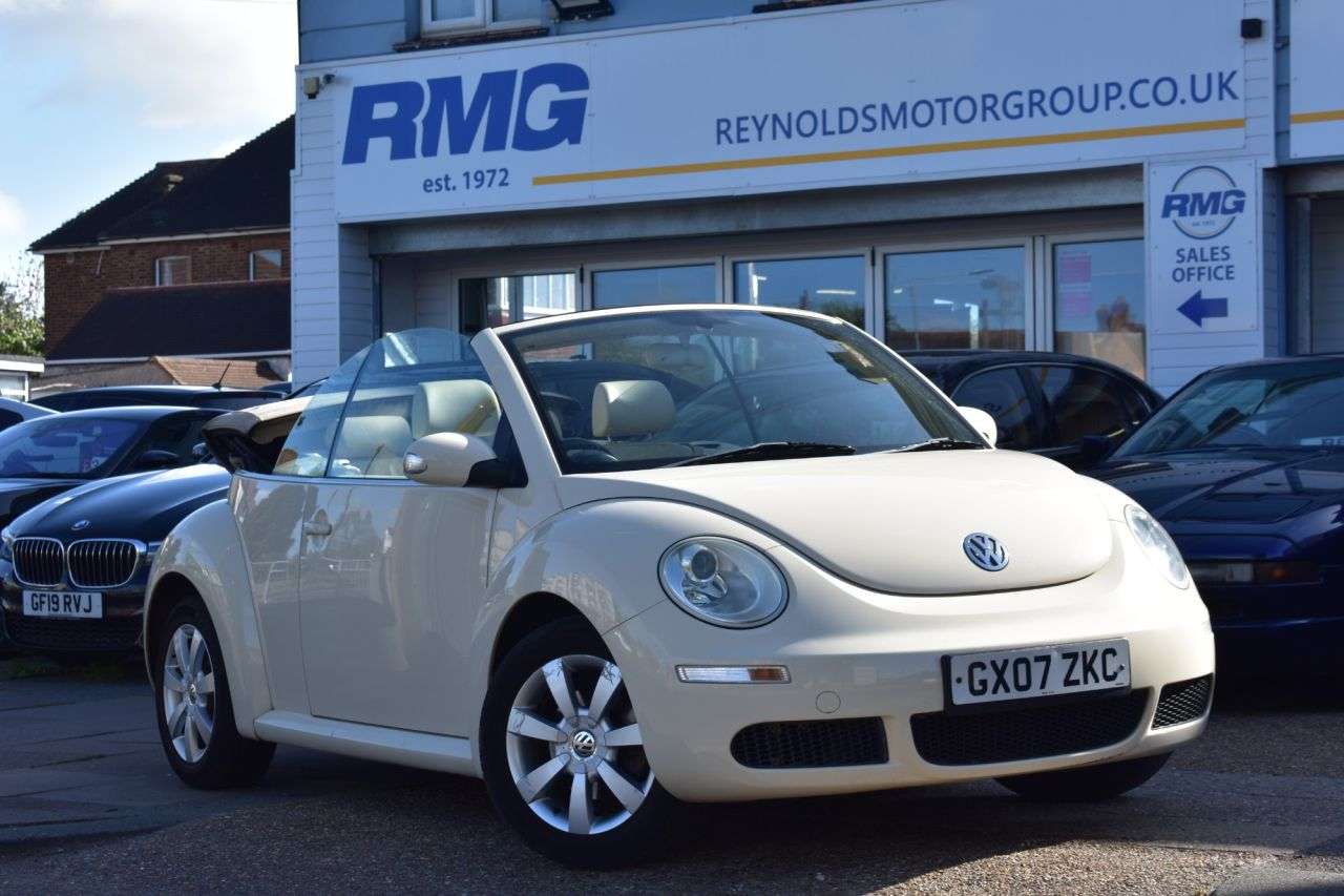 A 2007 VOLKSWAGEN BEETLE 2.0 S Cabriolet 2dr Petrol Auto Euro 4 | AUTOMATIC | HEATED SEATS | CONVERT A 2007 VOLKSWAGEN BEETLE 2.0 S Cabriolet 2dr Petrol Auto Euro 4 | AUTOMATIC | HEATED SEATS | CONVERT