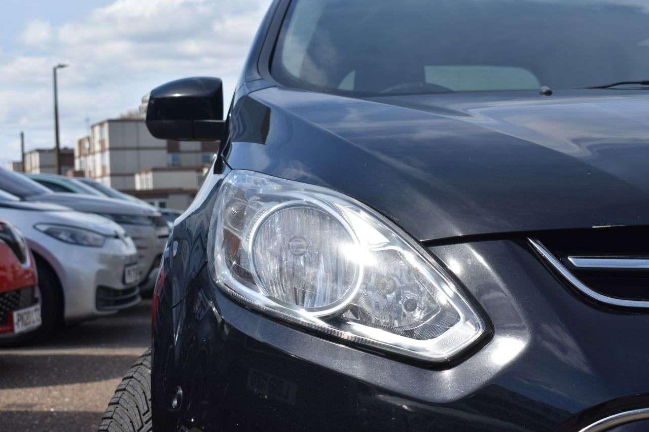 A 2015 FORD GRAND C-MAX 1 OWNER 7 SEATS 1.0T EcoBoost Titanium MPV 5dr Petrol Manual Euro 5 | 1 OWN A 2015 FORD GRAND C-MAX 1 OWNER 7 SEATS 1.0T EcoBoost Titanium MPV 5dr Petrol Manual Euro 5 | 1 OWN