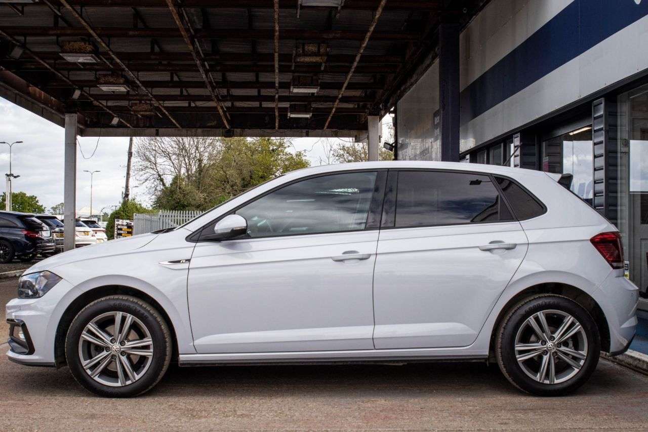 A 2020 VOLKSWAGEN POLO 1.0 TSI R-Line Hatchback 5dr Petrol DSG Euro 6 (s/s) (110 ps) A 2020 VOLKSWAGEN POLO 1.0 TSI R-Line Hatchback 5dr Petrol DSG Euro 6 (s/s) (110 ps)