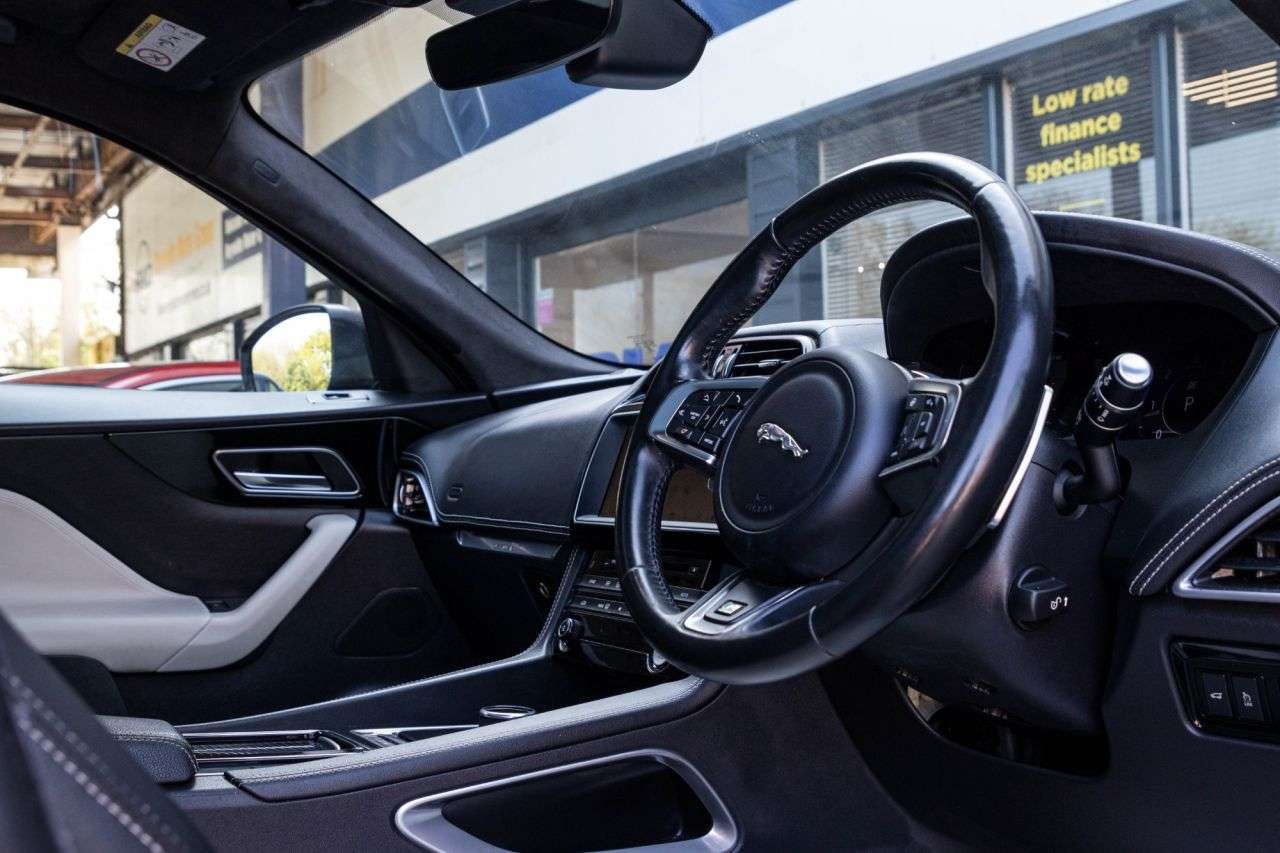 2019 JAGUAR F-PACE 2019 JAGUAR F-PACE