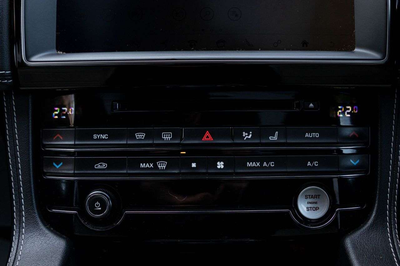 2019 JAGUAR F-PACE 2019 JAGUAR F-PACE