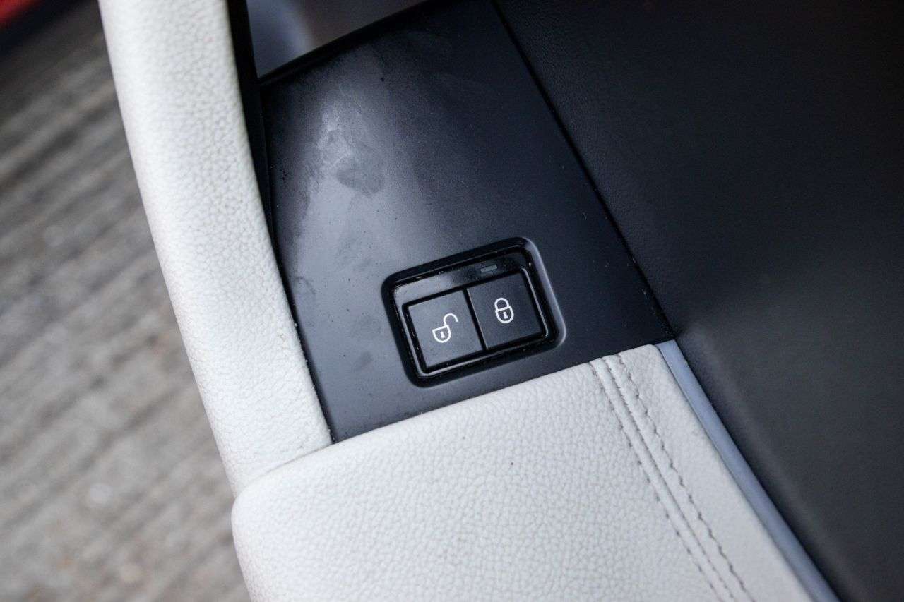 2019 JAGUAR F-PACE 2019 JAGUAR F-PACE