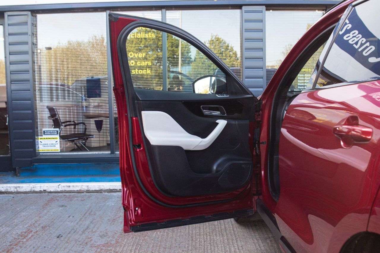 2019 JAGUAR F-PACE 2019 JAGUAR F-PACE