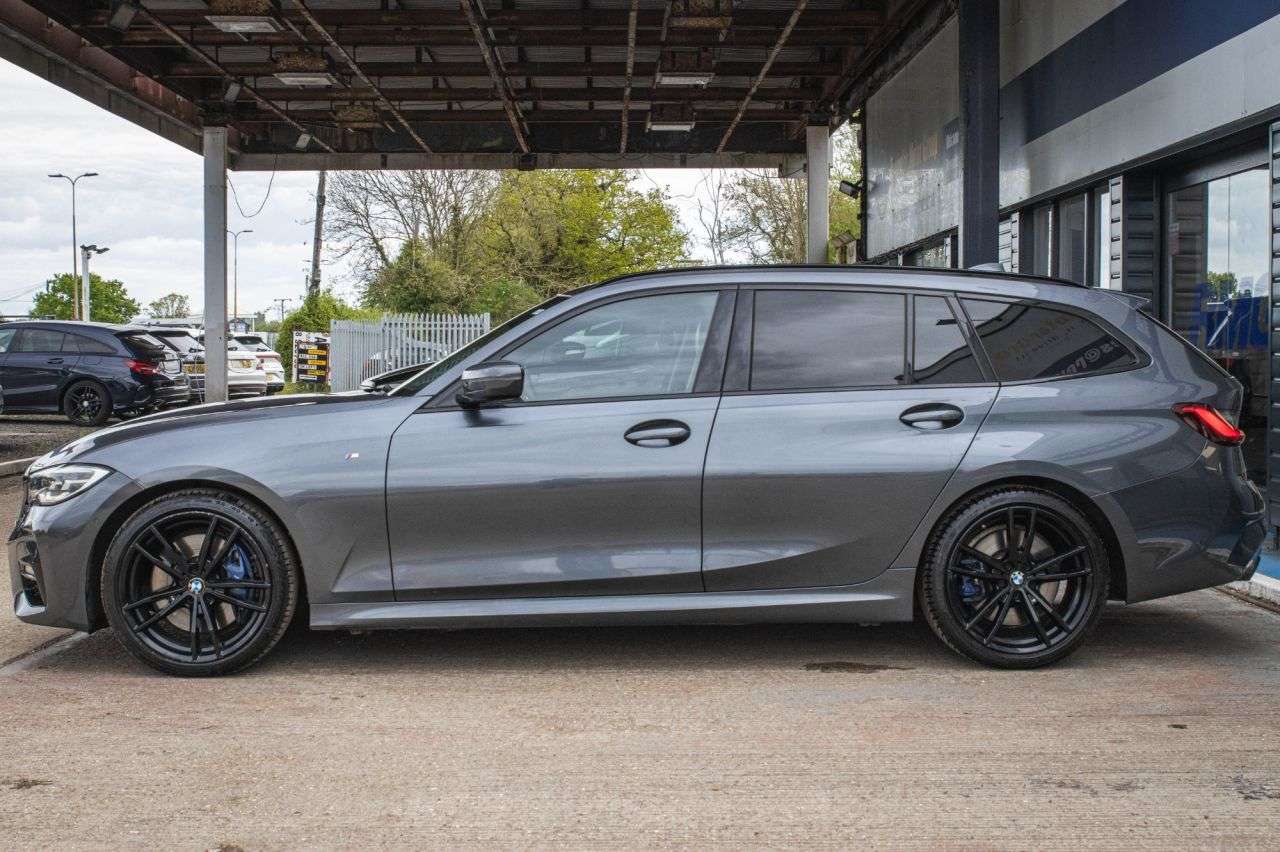 A 2020 BMW 3 SERIES 2.0 320i M Sport Touring 5dr Petrol Auto Euro 6 (s/s) (184 ps) HEATED SEATS A 2020 BMW 3 SERIES 2.0 320i M Sport Touring 5dr Petrol Auto Euro 6 (s/s) (184 ps) HEATED SEATS