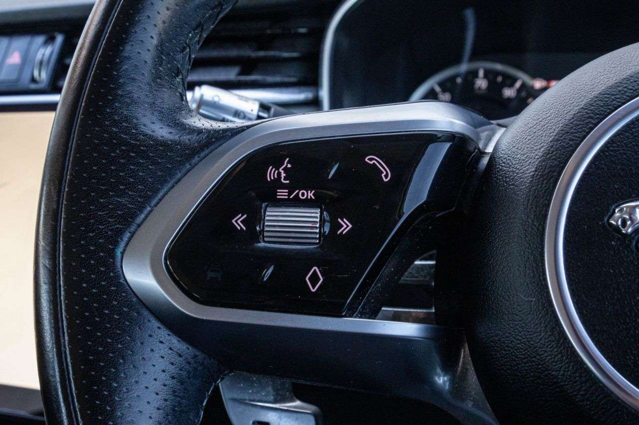 2021 JAGUAR F-PACE 2021 JAGUAR F-PACE