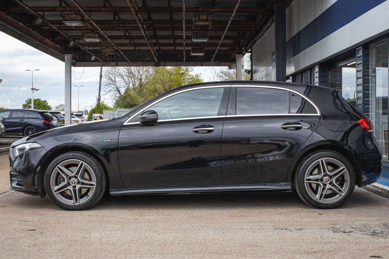 A 2020 MERCEDES-BENZ A-CLASS 1.3 A250e 15.6kWh AMG Line (Premium 2) Hatchback 5dr Petrol Plug-in Hybrid A 2020 MERCEDES-BENZ A-CLASS 1.3 A250e 15.6kWh AMG Line (Premium 2) Hatchback 5dr Petrol Plug-in Hybrid