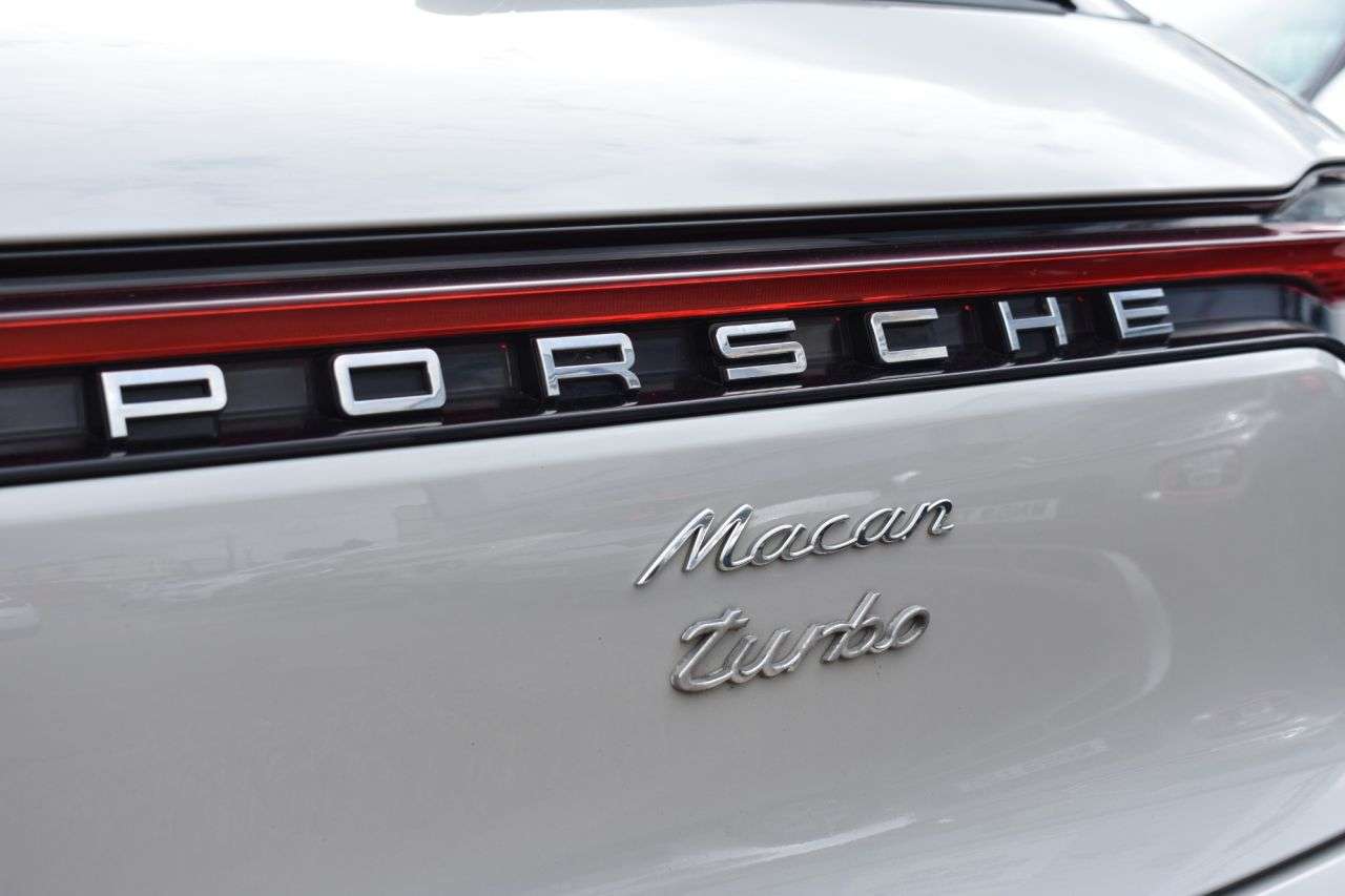 2019 PORSCHE MACAN 2019 PORSCHE MACAN