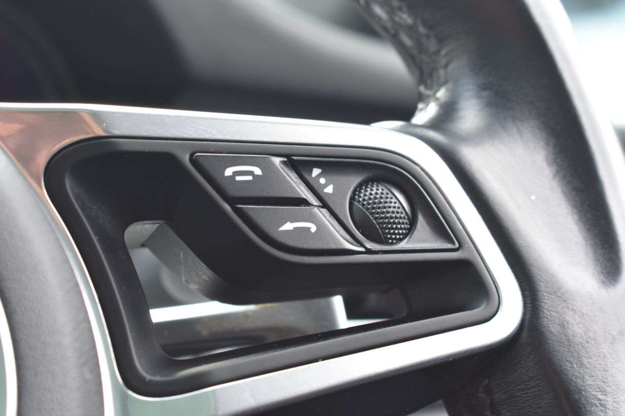 2019 PORSCHE MACAN 2019 PORSCHE MACAN