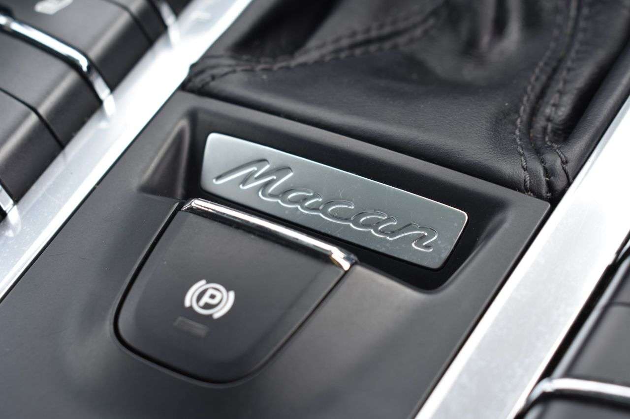2019 PORSCHE MACAN 2019 PORSCHE MACAN