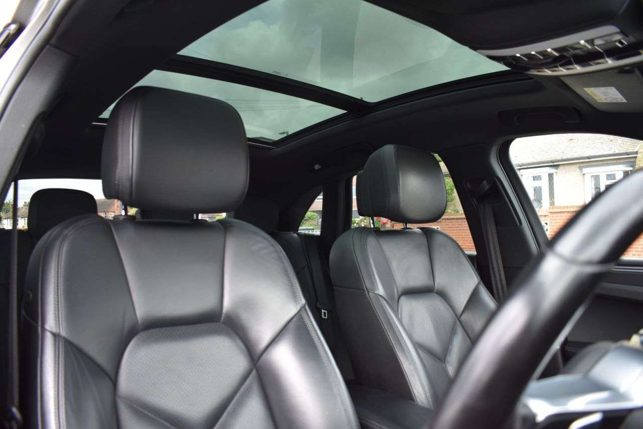 2019 PORSCHE MACAN 2019 PORSCHE MACAN