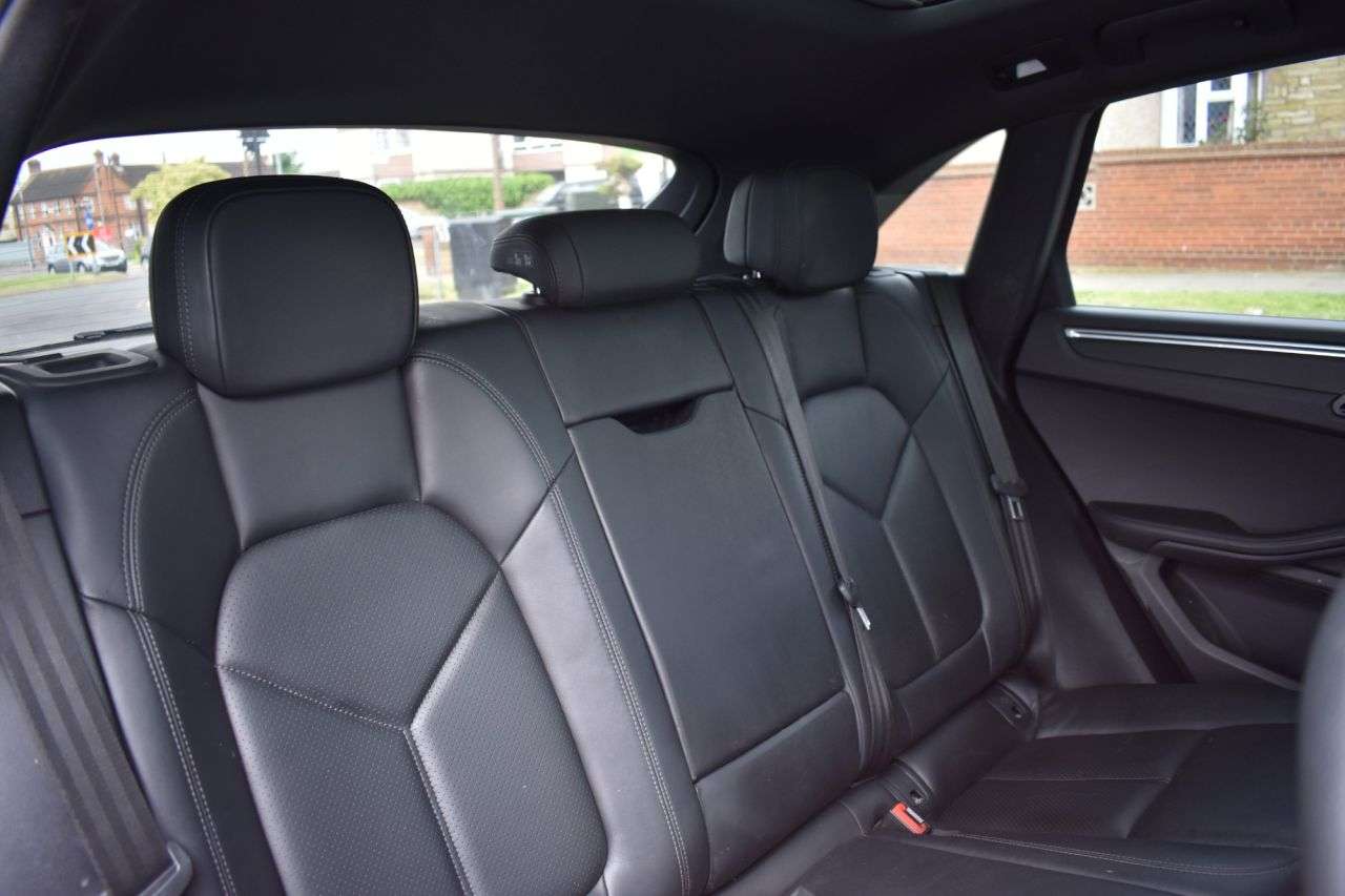 2019 PORSCHE MACAN 2019 PORSCHE MACAN