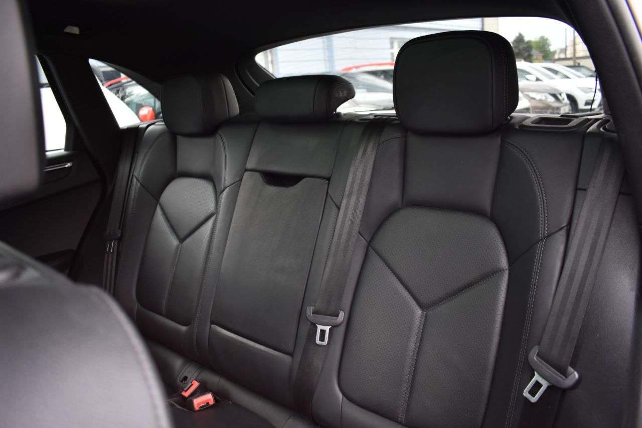 2019 PORSCHE MACAN 2019 PORSCHE MACAN