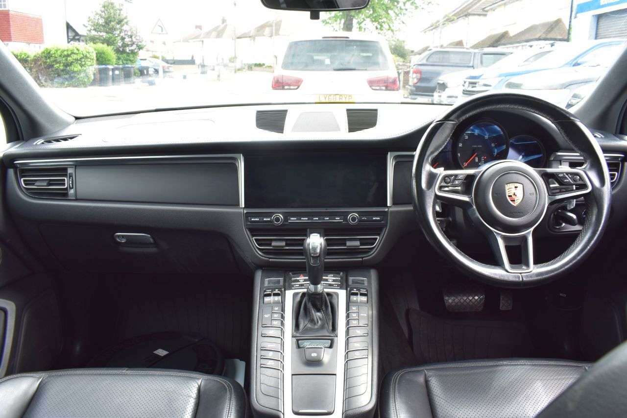 2019 PORSCHE MACAN 2019 PORSCHE MACAN