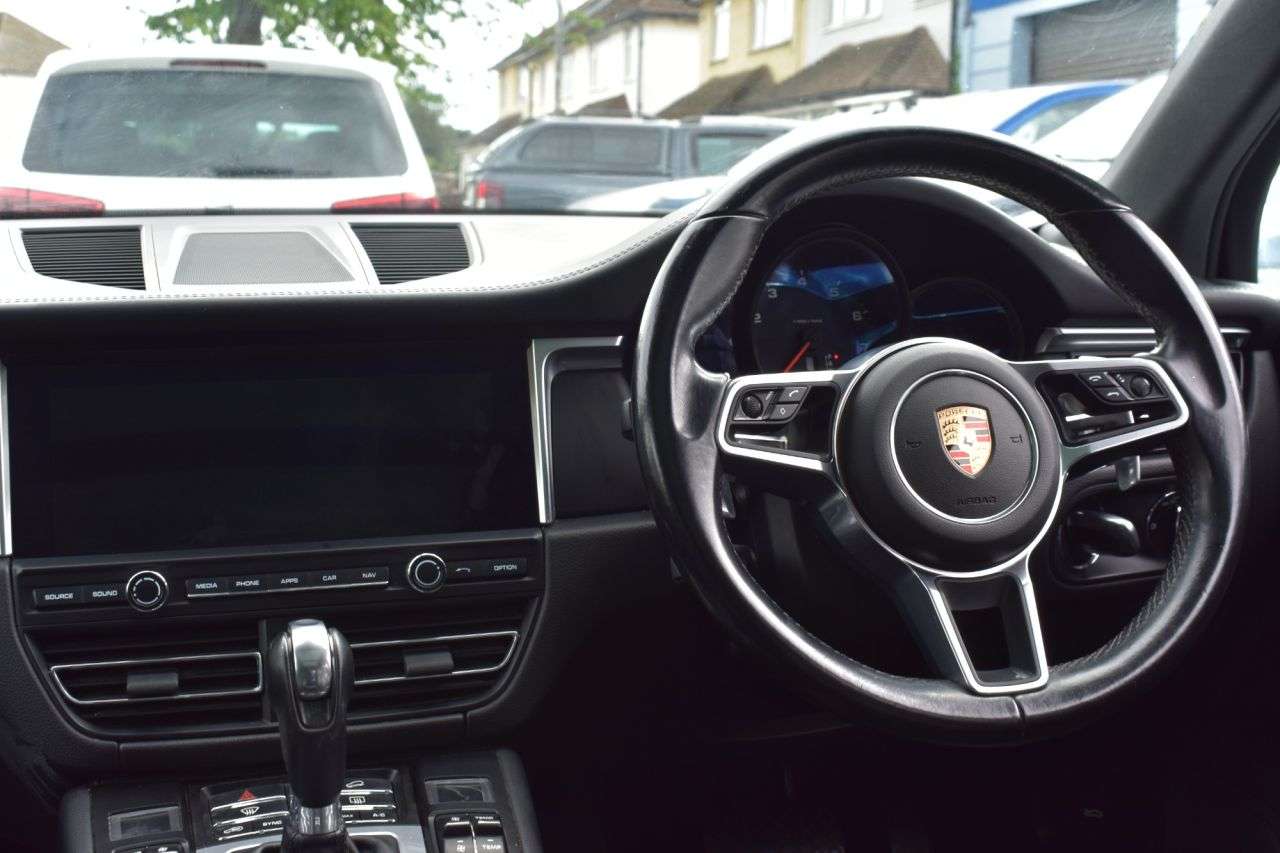 2019 PORSCHE MACAN 2019 PORSCHE MACAN