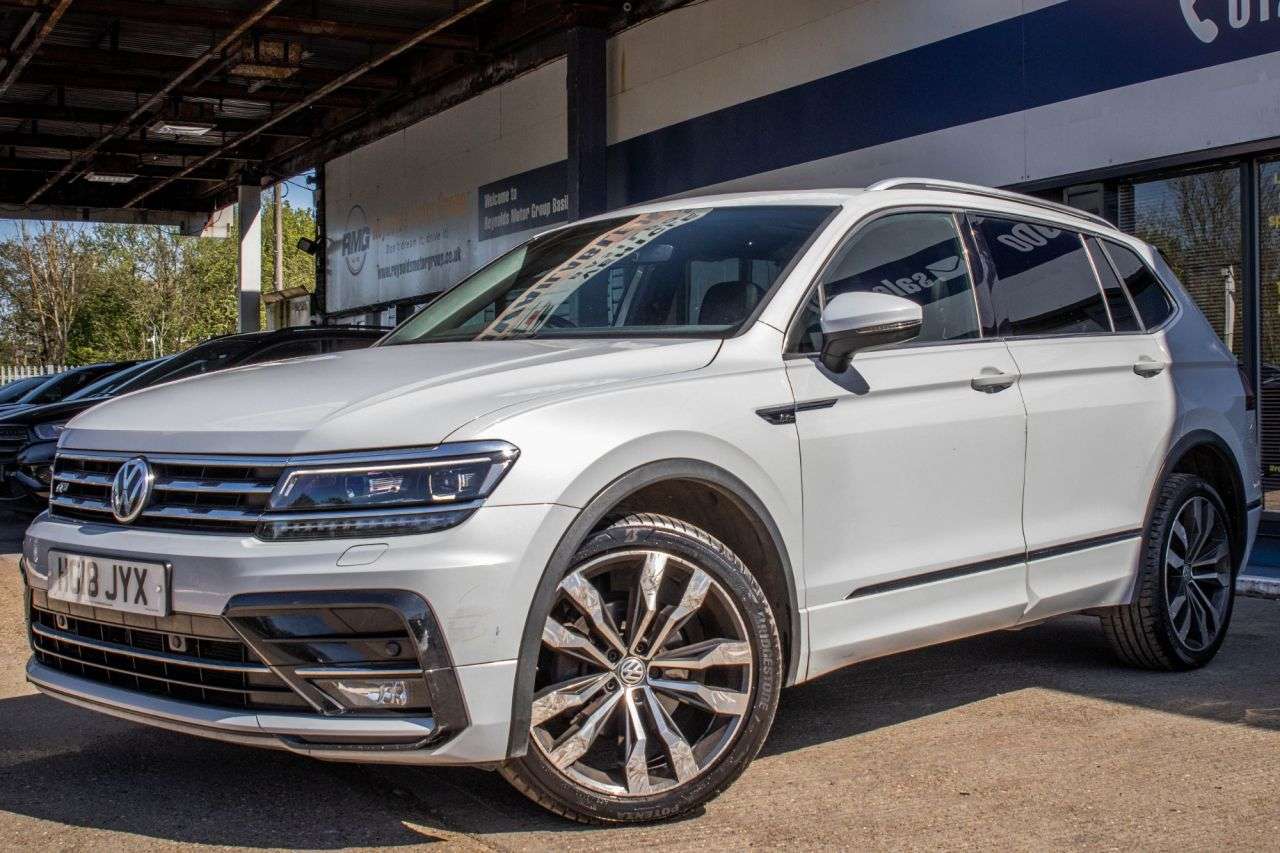 A 2018 VOLKSWAGEN TIGUAN ALLSPACE 2.0 TDI R-Line SUV 5dr Diesel Manual Euro 6 (s/s) (150 ps) A 2018 VOLKSWAGEN TIGUAN ALLSPACE 2.0 TDI R-Line SUV 5dr Diesel Manual Euro 6 (s/s) (150 ps)