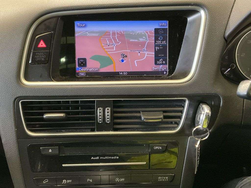 A 2016 AUDI SQ5 3.0 BiTDI V6 SUV 5dr Diesel Tiptronic quattro Euro 6 (s/s) (313 ps) A 2016 AUDI SQ5 3.0 BiTDI V6 SUV 5dr Diesel Tiptronic quattro Euro 6 (s/s) (313 ps)