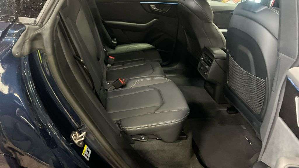 2025 AUDI Q8 2025 AUDI Q8