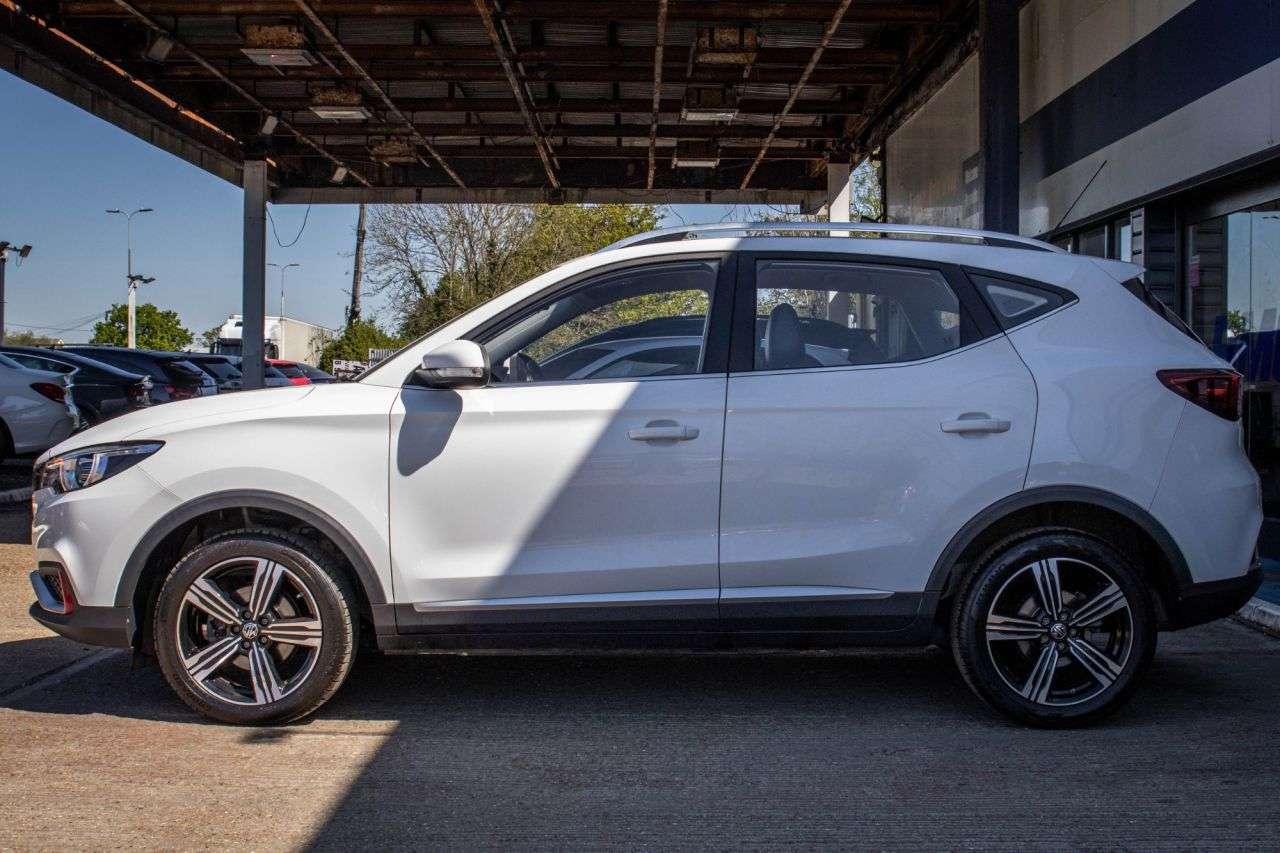 A 2019 MG MG ZS 1.5 VTi-TECH Limited Edition SUV 5dr Petrol Manual Euro 6 (s/s) (106 ps) A 2019 MG MG ZS 1.5 VTi-TECH Limited Edition SUV 5dr Petrol Manual Euro 6 (s/s) (106 ps)