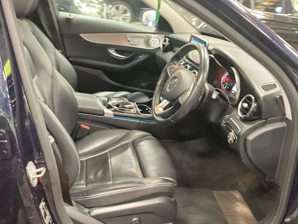 A 2018 MERCEDES-BENZ C-CLASS 2.0 C200 Sport (Premium Plus) Saloon 4dr Petrol G-Tronic+ Euro 6 (s/s) (184 A 2018 MERCEDES-BENZ C-CLASS 2.0 C200 Sport (Premium Plus) Saloon 4dr Petrol G-Tronic+ Euro 6 (s/s) (184