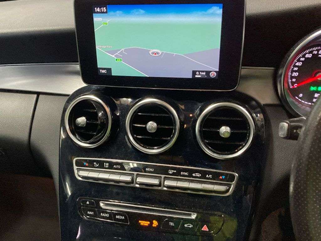 A 2018 MERCEDES-BENZ C-CLASS 2.0 C200 Sport (Premium Plus) Saloon 4dr Petrol G-Tronic+ Euro 6 (s/s) (184 A 2018 MERCEDES-BENZ C-CLASS 2.0 C200 Sport (Premium Plus) Saloon 4dr Petrol G-Tronic+ Euro 6 (s/s) (184