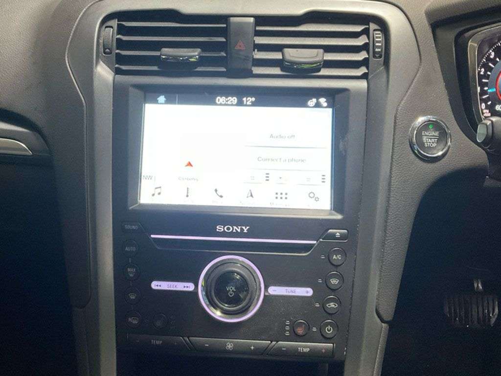 A 2018 FORD MONDEO 2.0 TDCi Titanium Estate 5dr Diesel Powershift Euro 6 (s/s) (180 ps) A 2018 FORD MONDEO 2.0 TDCi Titanium Estate 5dr Diesel Powershift Euro 6 (s/s) (180 ps)