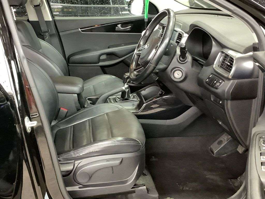 A 2019 KIA SORENTO 2.2 CRDi KX-2 SUV 5dr Diesel Manual AWD Euro 6 (s/s) (197 bhp) A 2019 KIA SORENTO 2.2 CRDi KX-2 SUV 5dr Diesel Manual AWD Euro 6 (s/s) (197 bhp)