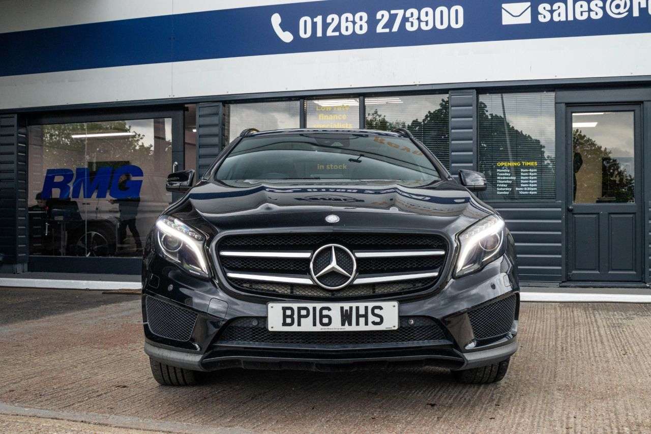 A 2016 MERCEDES-BENZ 180 2.1 GLA220d AMG Line (Premium Plus) SUV 5dr Diesel 7G-DCT 4MATIC Euro 6 (s/ A 2016 MERCEDES-BENZ 180 2.1 GLA220d AMG Line (Premium Plus) SUV 5dr Diesel 7G-DCT 4MATIC Euro 6 (s/