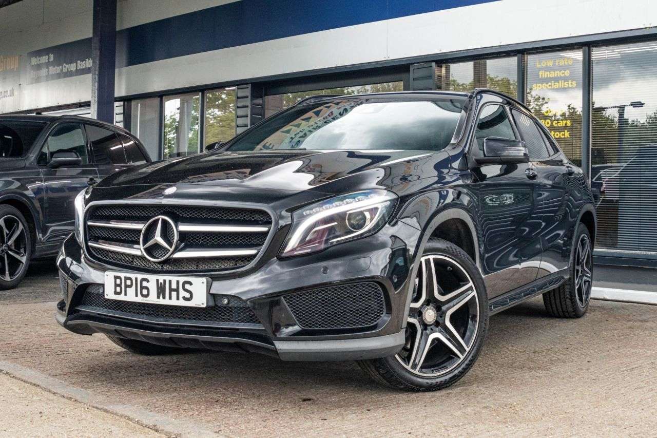 A 2016 MERCEDES-BENZ 180 2.1 GLA220d AMG Line (Premium Plus) SUV 5dr Diesel 7G-DCT 4MATIC Euro 6 (s/ A 2016 MERCEDES-BENZ 180 2.1 GLA220d AMG Line (Premium Plus) SUV 5dr Diesel 7G-DCT 4MATIC Euro 6 (s/
