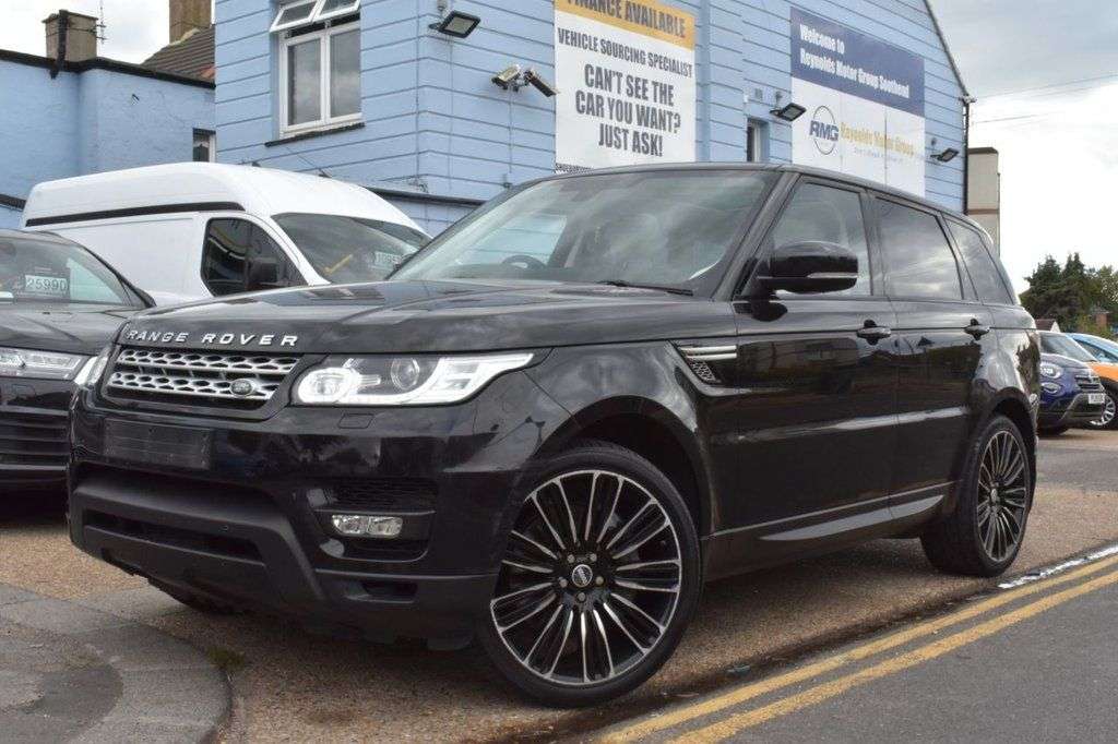A 2015 LAND ROVER RANGE ROVER SPORT 3.0 SD V6 HSE SUV 5dr Diesel Auto 4WD Euro 5 | PANORAMIC ROOF | HEATED FRON A 2015 LAND ROVER RANGE ROVER SPORT 3.0 SD V6 HSE SUV 5dr Diesel Auto 4WD Euro 5 | PANORAMIC ROOF | HEATED FRON