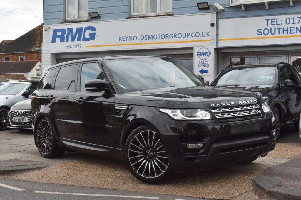 A 2015 LAND ROVER RANGE ROVER SPORT 3.0 SD V6 HSE SUV 5dr Diesel Auto 4WD Euro 5 | PANORAMIC ROOF | HEATED FRON A 2015 LAND ROVER RANGE ROVER SPORT 3.0 SD V6 HSE SUV 5dr Diesel Auto 4WD Euro 5 | PANORAMIC ROOF | HEATED FRON