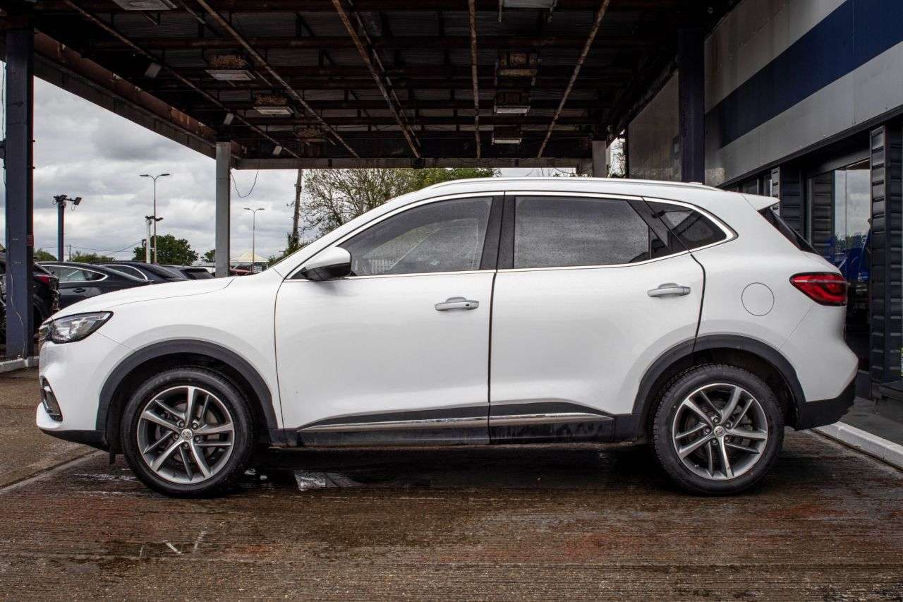 A 2021 MG MG HS 1.5 T-GDI Exclusive SUV 5dr Petrol Manual Euro 6 (s/s) (162 ps) HEATED SEAT A 2021 MG MG HS 1.5 T-GDI Exclusive SUV 5dr Petrol Manual Euro 6 (s/s) (162 ps) HEATED SEAT