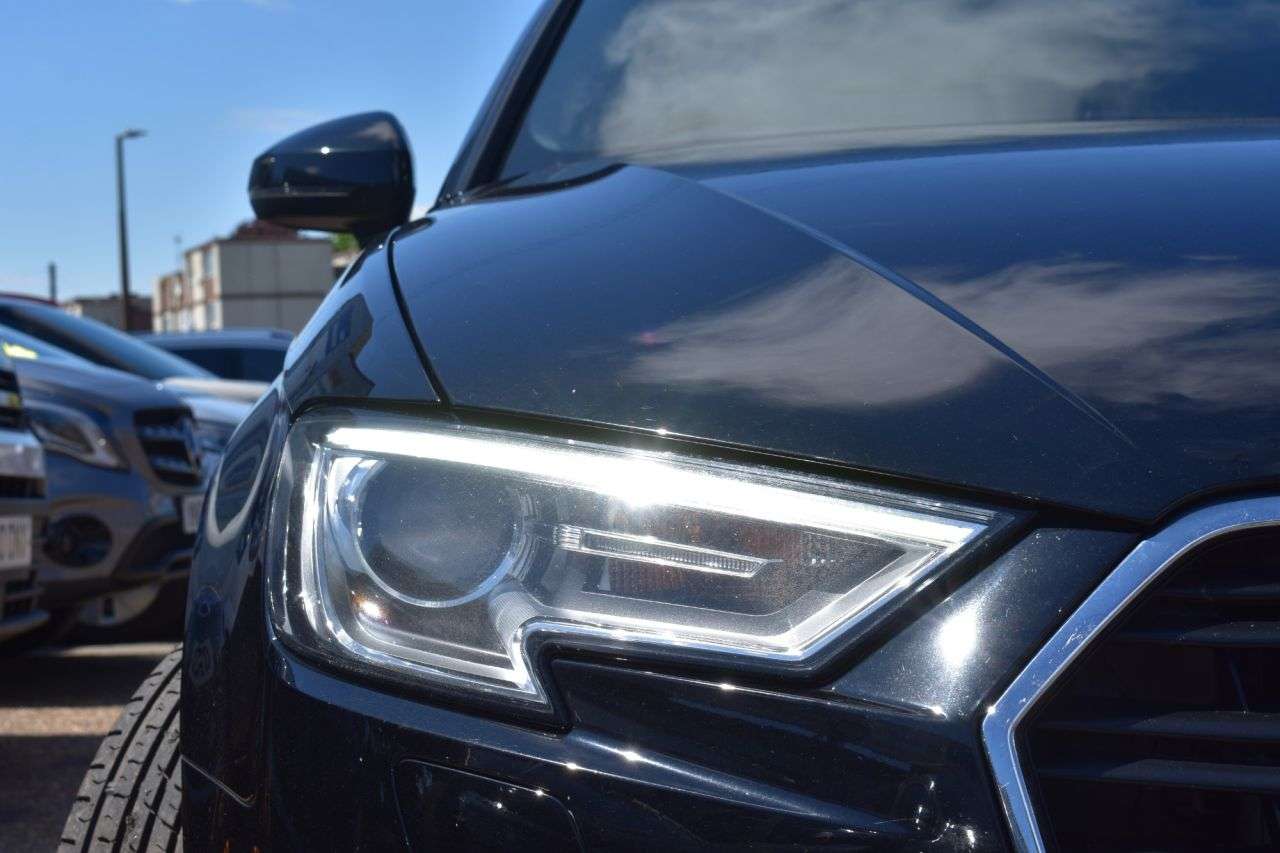 A 2017 AUDI A3 1.0 TFSI SE Sportback 5dr Petrol Manual Euro 6 | PART LEATHER | HEATED SEAT A 2017 AUDI A3 1.0 TFSI SE Sportback 5dr Petrol Manual Euro 6 | PART LEATHER | HEATED SEAT