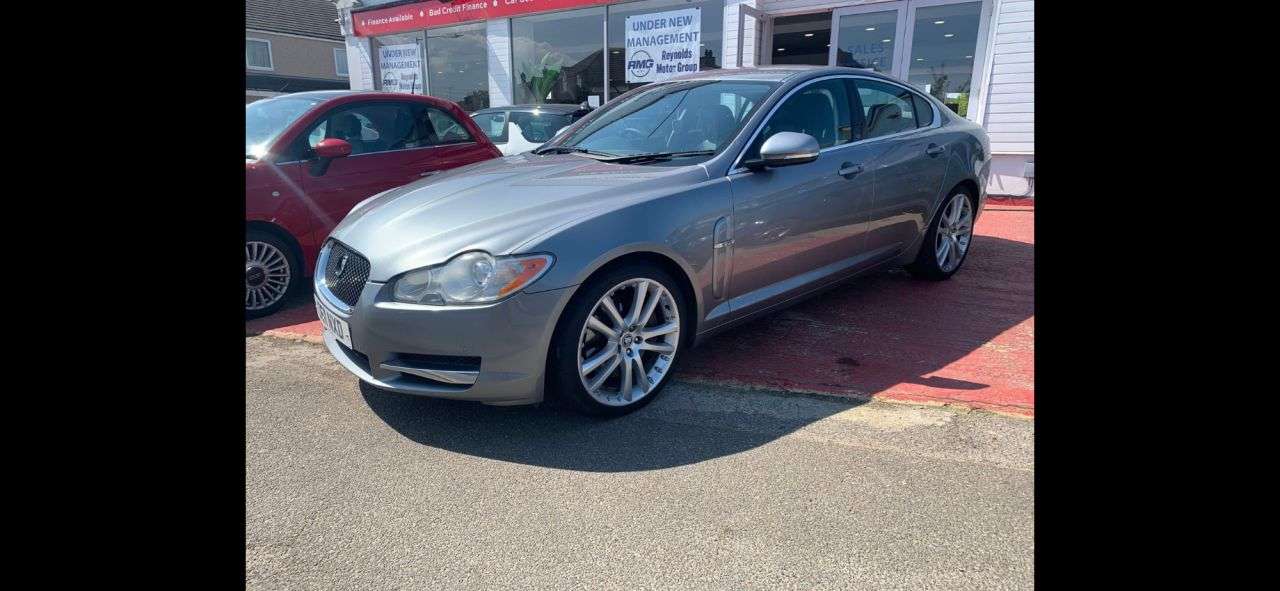 A 2011 JAGUAR XF 3.0d S V6 Premium Luxury Saloon 4dr Diesel Auto Euro 5 (275 ps) A 2011 JAGUAR XF 3.0d S V6 Premium Luxury Saloon 4dr Diesel Auto Euro 5 (275 ps)