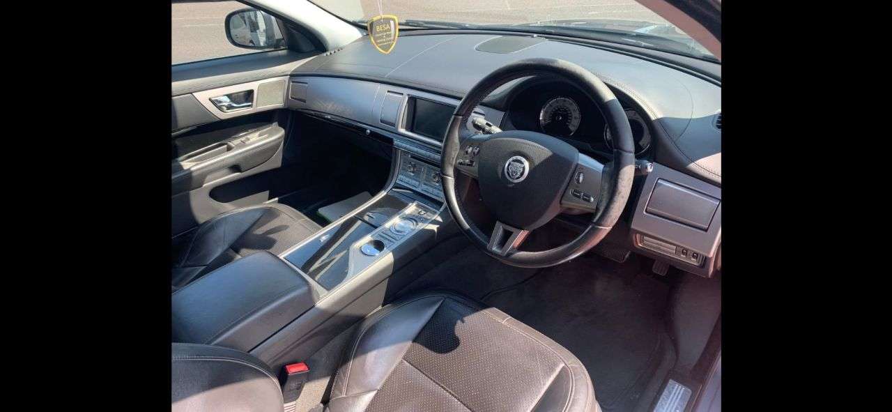 2011 JAGUAR XF 2011 JAGUAR XF