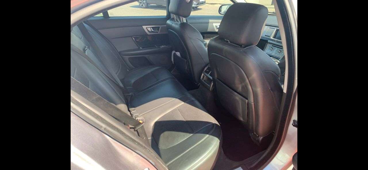 2011 JAGUAR XF 2011 JAGUAR XF