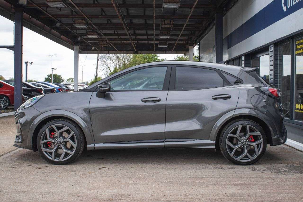 A 2021 FORD PUMA 1.5T EcoBoost ST SUV 5dr Petrol Manual Euro 6 (s/s) (200 ps) CONTRAST ROOF A 2021 FORD PUMA 1.5T EcoBoost ST SUV 5dr Petrol Manual Euro 6 (s/s) (200 ps) CONTRAST ROOF