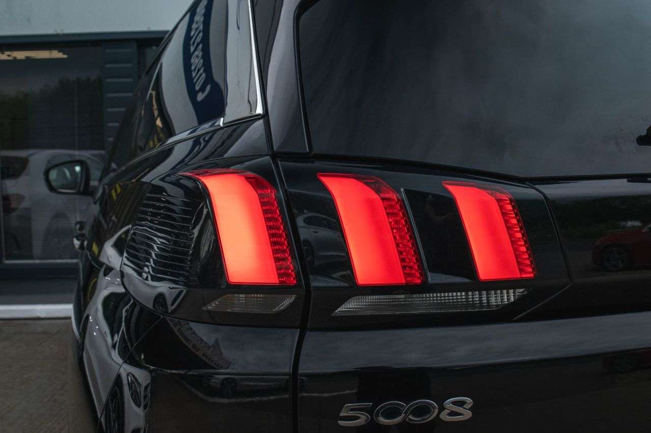 2019 PEUGEOT 5008 2019 PEUGEOT 5008