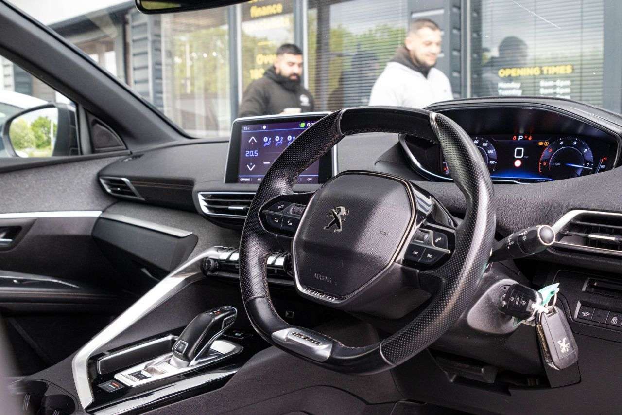 2019 PEUGEOT 5008 2019 PEUGEOT 5008