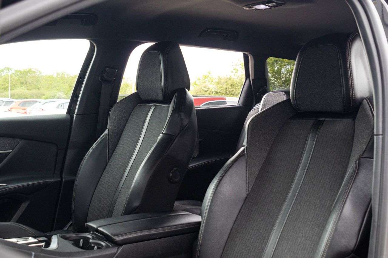 2019 PEUGEOT 5008 2019 PEUGEOT 5008
