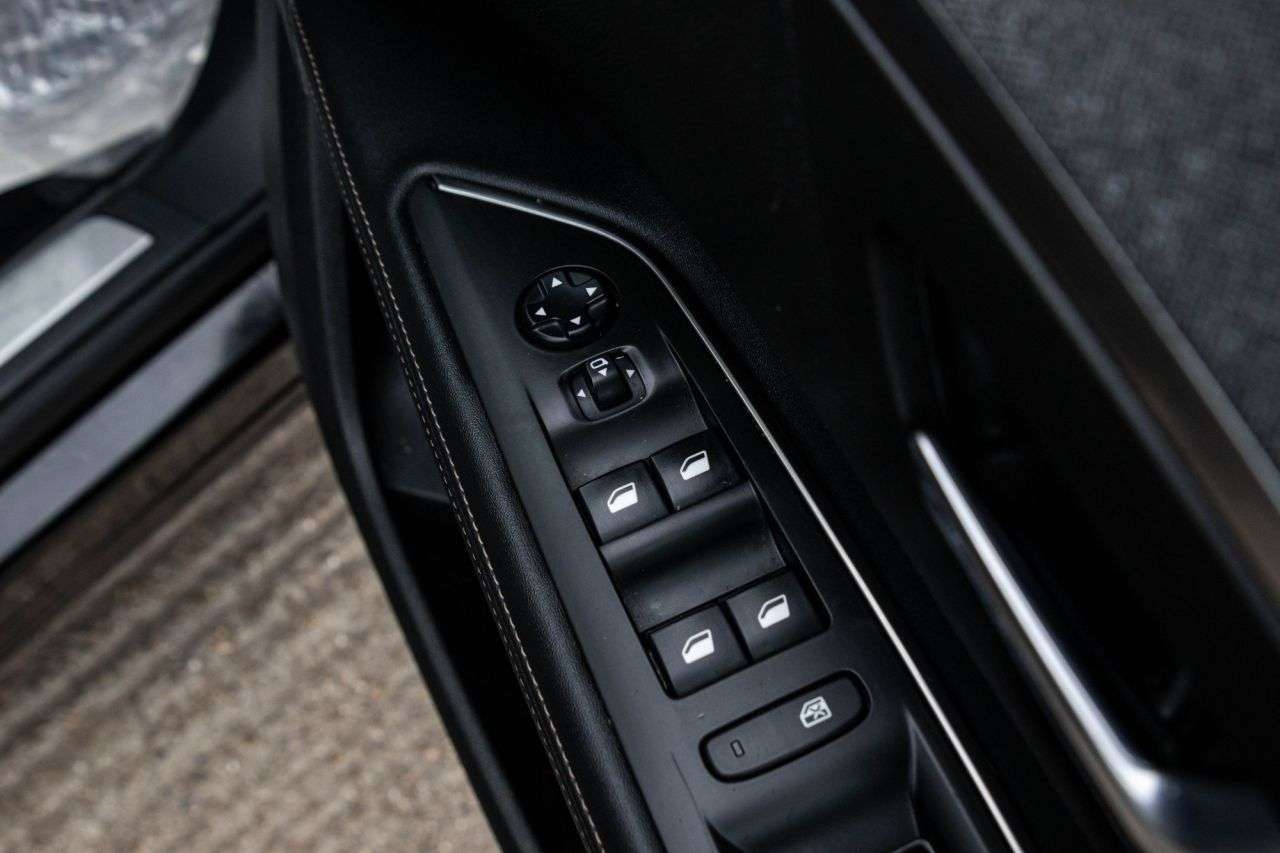 2019 PEUGEOT 5008 2019 PEUGEOT 5008