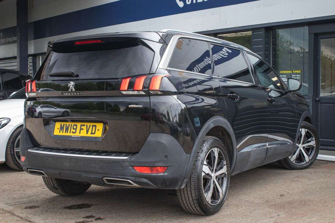 2019 PEUGEOT 5008 2019 PEUGEOT 5008