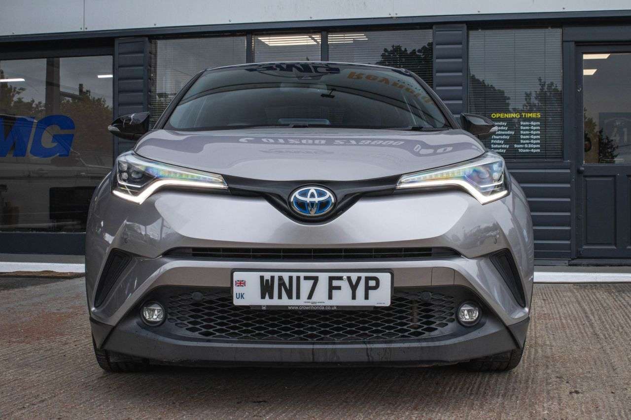 A 2017 TOYOTA C-HR 1.8 VVT-h Dynamic SUV 5dr Petrol Hybrid CVT Euro 6 (s/s) (122 ps) PARKING S A 2017 TOYOTA C-HR 1.8 VVT-h Dynamic SUV 5dr Petrol Hybrid CVT Euro 6 (s/s) (122 ps) PARKING S